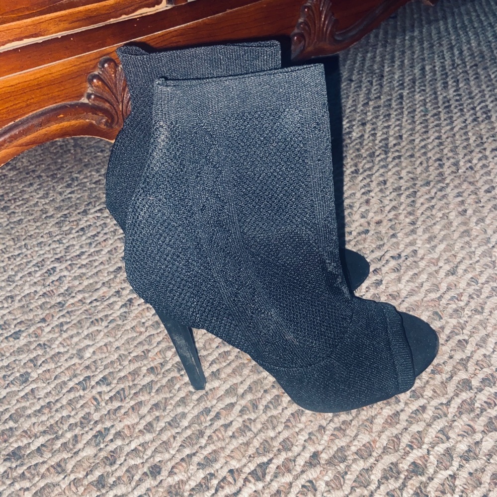 Women’s Size: 7.5